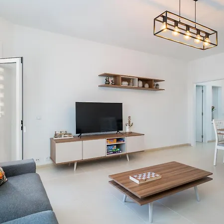 Mello Renovado, De Apartment *