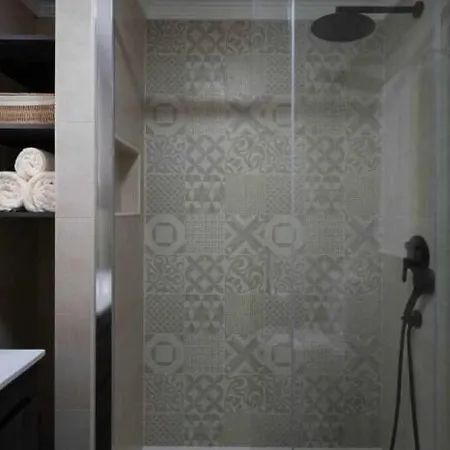 Mello Renovado, De Apartament Quarteira
