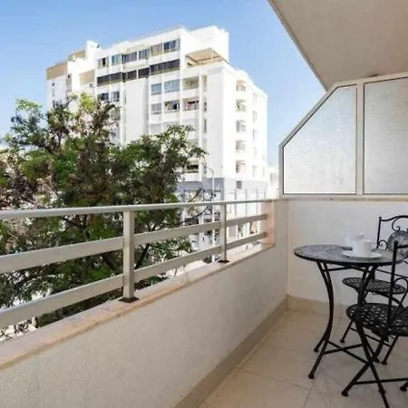 Apartament Mello Renovado, De *
