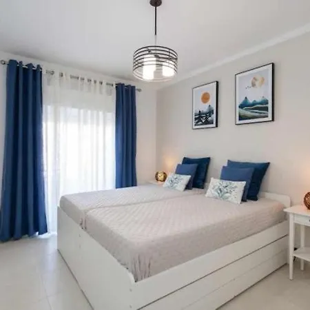 Mello Renovado, De Apartment