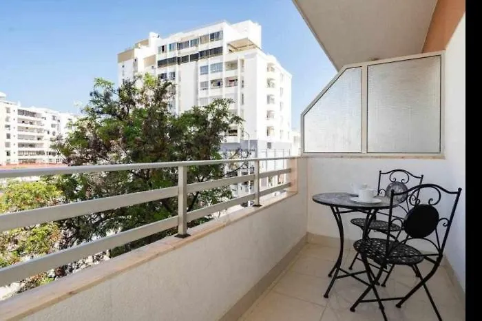Apartament Mello Renovado, De *
